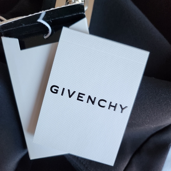 Givenchy NWT FR 36 (US 4) wrap buckle mini skirt, authentic - Picture 13 of 16